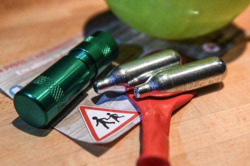 В Дании запретят продавать детям веселящий газ