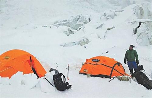 Альпинисты готовятся к суровой погоде в попытке штурмовать К2 и Нанга Парбат