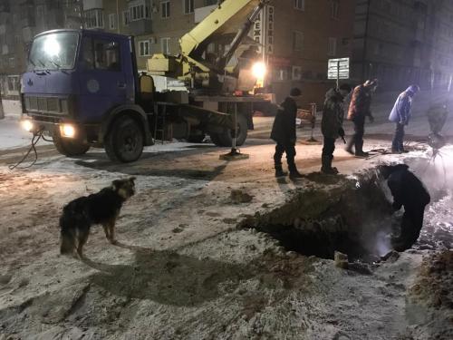 В Бугуруслане из-за прорыва на теплотрассе в 19 многоквартирных домах ночью не было отопления