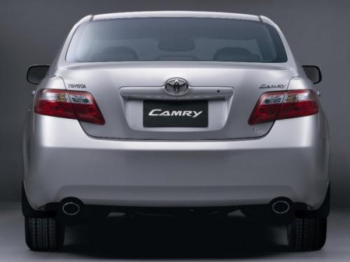 Говорят, что Toyota Camry 40 – авто для пенсионеров. Так ли это на самом деле?