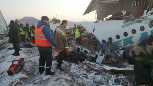 Пассажирский самолет Bek Air потерпел крушение под Алматы. Есть погибшие